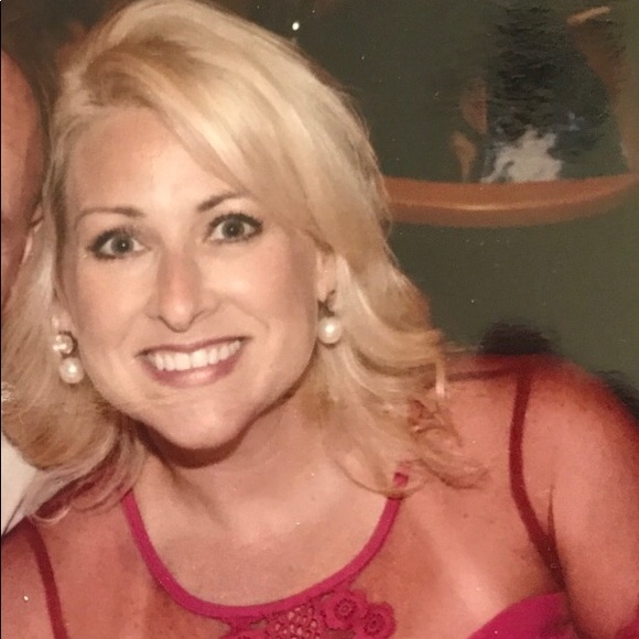 Meet your Posher, Laura - Picture 1 of 1